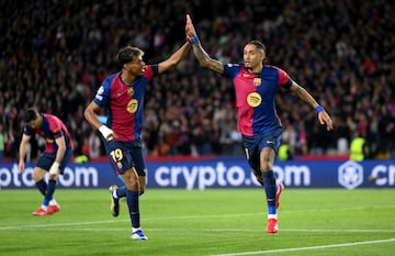 Un Raphinha en estado de gracia y volvió a dejar una espectacular definición para anotar el 3-1 de su equipo.