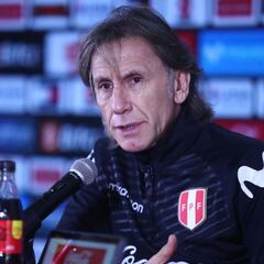 Gareca anuncia la lista con déficit de delanteros