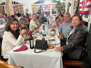 Miembros de la peña atlética Arenas de Valdeolivas en su séptimo aniversario. 