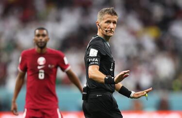 Who is the referee for the Argentina vs Croatia semi-final game in World Cup 2022?