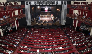 Joaquín Reyes volvió a ser el maestro de ceremonias, aunque esta vez acompañado por Jonathan Alonso. Rostros como Amaya Valdemoro, Javier Pagudo, Martín Barreiro o Jimmy Barnatán no quisieron perderse el show. Hubo boxeo con Jennifer Miranda, Samuel Carmo