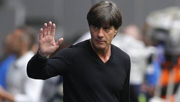 Joachim L&ouml;w, durante el partido.