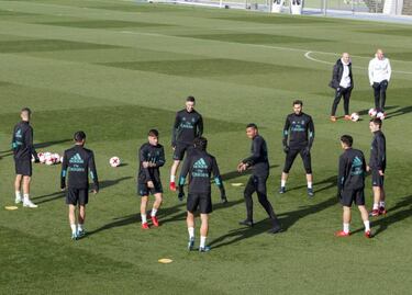 Zidane leaves Vallejo out of Madrid's Club World Cup squad