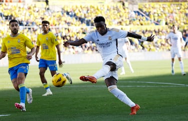 Los de Carlo Ancelotti, tras volver a darle la vuelta a un marcador, retoman el liderato de LaLiga EA Sports de forma provisional. Vinicius agitó al equipo tras el gol de Javi Muñoz y un cabezazo de Tchouameni decidió el choque. 