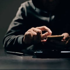 Entra 411 veces a sus redes sociales en horario laboral, es despedida y reclama 10.000 euros a la empresa en este concepto