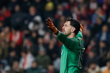 Batalla tendrá a su amuleto en el Bernabéu, su padre Martín: “El Rayo no es menos que nadie”