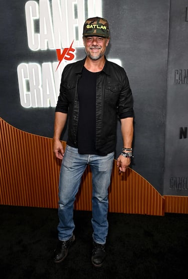  Josh Duhamel posa en la alfombra roja antes del inicio del combate entre Canelo Álvarez y Terence Crawford celebrado en Las Vegas. 