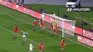 Paulo Díaz no fue el único chileno que marcó en River-Talleres: Catalán anotó un golazo, pero esto ocurrió