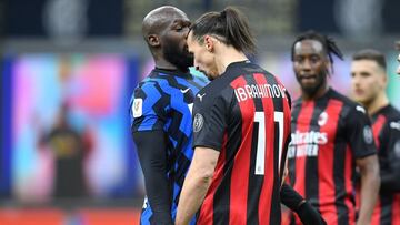 Lukaku e Ibrahimovic, durante su pelea en el derbi milanés