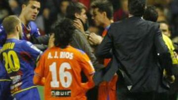 Manu, durante la trifulca.