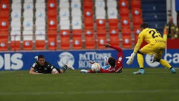 El Lugo pudo romper el empate de penalti, pero Carrillo lo fall&oacute;.