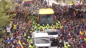 Un país orgulloso: Colombia salió a la calle para recibir al equipo