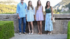 VALLDEMOSSA, SPAIN - AUGUST 01: (L-R) King Felipe VI of Spain, Princess Leonor of Spain, Princess Sofia of Spain and Queen Letizia of Spain visit the Cartuja of Valldemossa on August 01, 2022 in Valldemossa, Spain. (Photo by Carlos Alvarez/Getty Images)