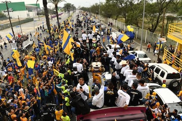 El equipo campeón del Apertura 2017 desfiló por las calles de la ciudad de Monterrey tras la obtención del título tras derrotar a Rayados.