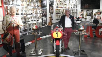 Giacomo Agostini, en su museo en Italia.