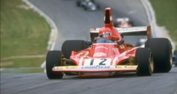 Niki Lauda lider&oacute; los colores de Ferrari por varias temporadas. Ac&aacute; destaca en la versi&oacute;n del campeonato de 1974.
 