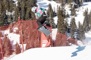 El donostiarra se colgó el bronce en boardercross en los Mundiales júnior de Krasnoyarsk (Rusia) en marzo con 17 años. Este año también quedó quinto en la copa de Europa en Isola 2000 (Francia) y primero en la prueba FIS de Reiteralm (Austria). Sigue los pasos de su paisano Lucas Eguibar.