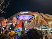 Un centenar de manifestantes, en los aledaños del Roig Arena