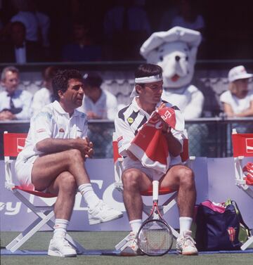 Despu¨¦s de retirarse fue capit¨¢n de Copa Davis para Espa?a hasta el a?o 1992 cuando se retir¨® tras algunos conflictos con los jugadores Emilio S¨¢nchez Vicario y Sergio Casal.