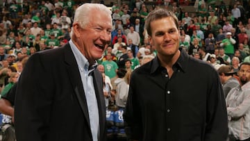 El receptor de los Patriots envío playeras al TD Garden para cabildear por el regreso del quarterback al Gillette Stadium, para su año 21 en New England.