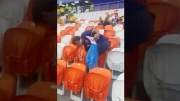 El gran gesto de los hinchas japoneses: recogieron su basura