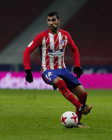 Fichó en enero de 2016 procedente del Celta de Vigo y estuvo en el club rojiblanco hasta verano de 2018. En su primera temporada fue importante par Simeone, llegando incluso a ser titular en la final de Champions ante el Real Madrid. Disputó en total 38 encuentros como rojiblanco, antes de salir al Beijing Renhe.