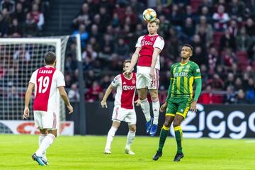 Frenkie de Jong in action against ADO Den Haag