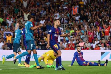 0-1. Piqué anotó en propia puerta.rta.