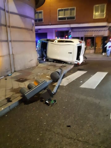 Estado en el que quedó el taxi después de haber sido arrollado por el coche de Plata.