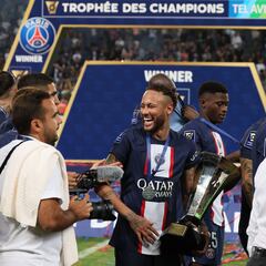Neymar celebrates 5 years at PSG