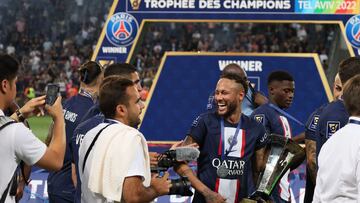 Neymar celebrates 5 years at PSG