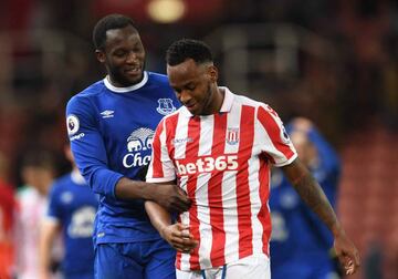 Everton's Belgian striker Romelu Lukaku is pictured with Stoke City's English striker Saido Berahino during the English Premier League