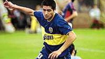 JOYA ARGENTINA. Riquelme es pretendido por varios clubes italianos.