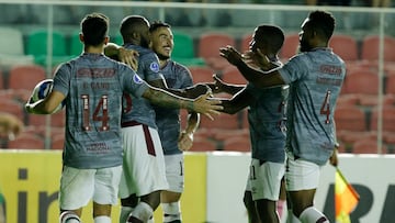 Manoel celebra un gol con Fluminense en Copa Libertadores.