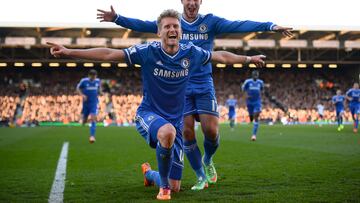 Andre Schürrle celebra, junto a Eden Hazard, su tercer gol al Fulham aquella tarde del 1 de marzo de 2014 en la que el Chelsea venció por 1 a 3.