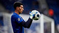 Esteban Andrada durante el calentamiento con Rayados