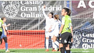 Estela celebra el 4-0 al Santa Teresa.