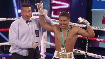 Shakur Stevenson celebra su victoria ante Félix Caraballo.