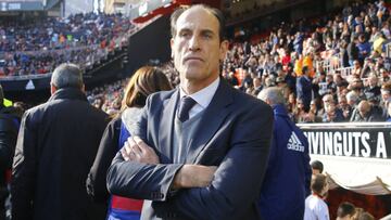 El comentado retoque est¨¦tico de Voro, otra vez t¨¦cnico interino del Valencia