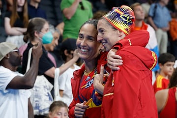 Pili Peña y Laura Ester, tras el triunfo en semifinales ante Países Bajos.