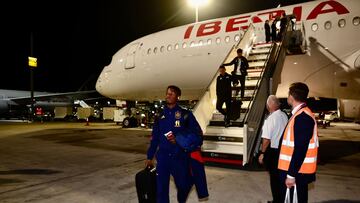 Ansu, tras aterrizar en Qatar.