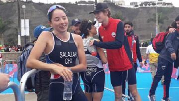 La imagen que refleja el encuentro de generaciones en el triatlón