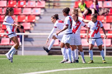 Mariela Coronel celebra su gol al Cacereño en la victoria por 3-0.