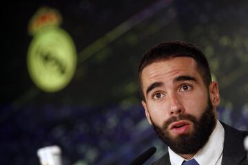 Carvajal emocionado en el acto de su renovación