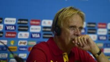 Volker Finke, en la rueda de prensa previa al partido de México.