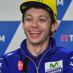 Rossi pide al fin a sus fans que respeten a Lorenzo y Márquez
