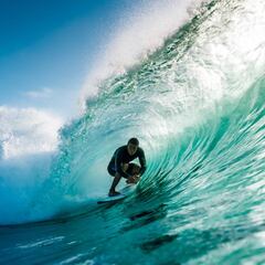 Andy Criere reconecta en Sumatra con "el surf en estado puro"