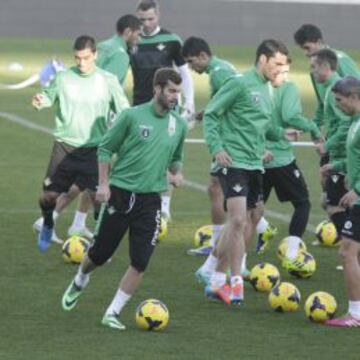 Baptistao llegó, se entrenó con el Betis y hoy se vestirá de corto.