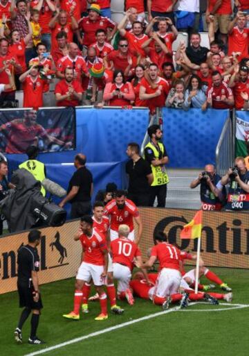 Gol 2-1 de Robson-Kanu que di車 la victoria a Gales.