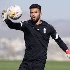 Maximiano hace olvidar a Rui